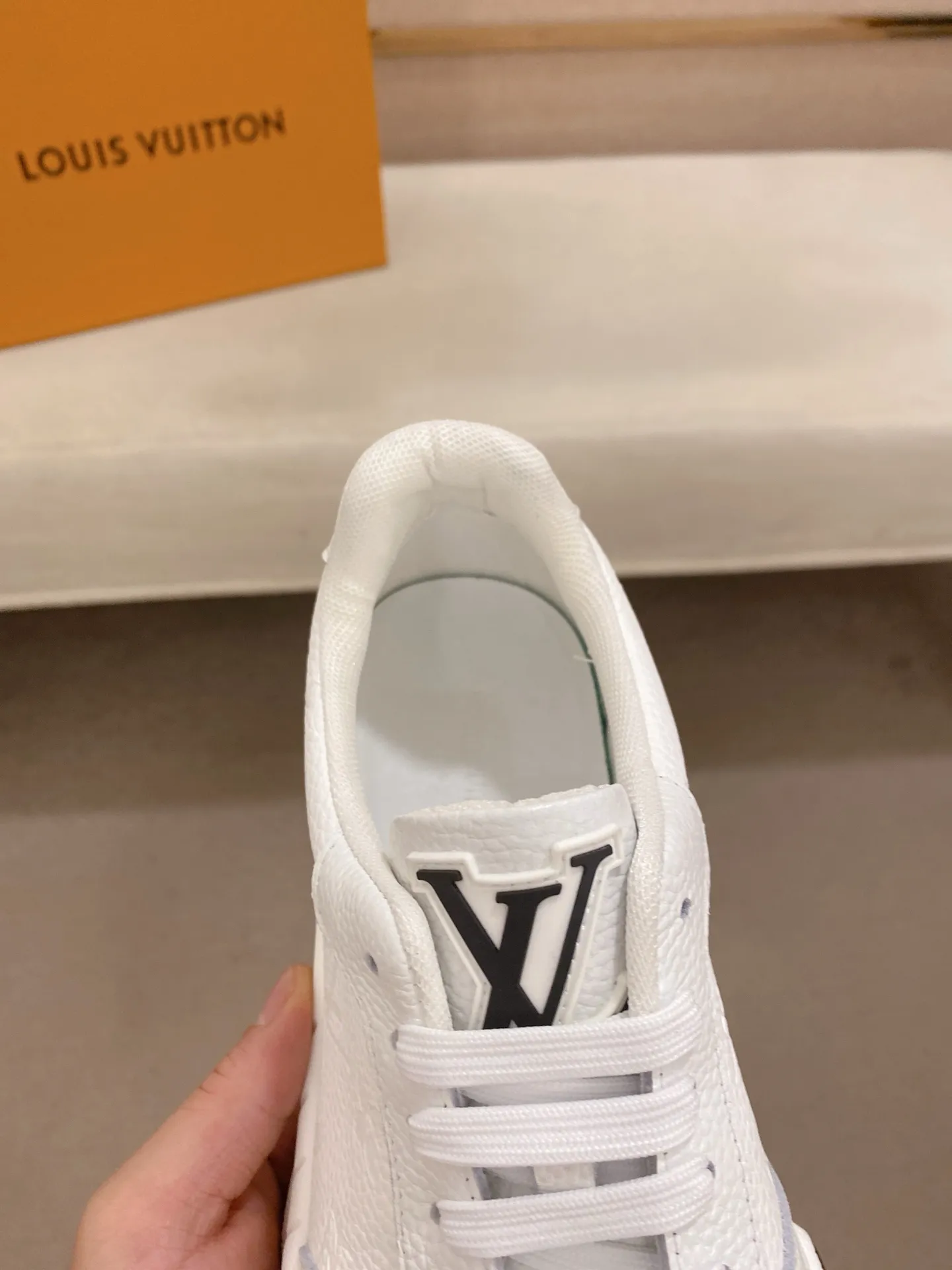Men's shoes💰 442💰louis vuitton (Louis Vuitton/lv)🔍🔍The new counters are on sale at the same time. The uppers are imported from Italy. ⃣️Re-engraved🇮🇹💪💪, ⚠Sole: The original sole is specially provided by the original factory, the exclusive movable molded sole is super comfortable, ⚠Original and single goods 🔍high quality, you can enter and leave the counter at will, welcome to compare⚠. Code number: 38-44 (45/customized, non-refundable)